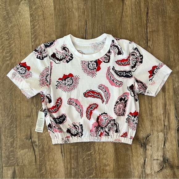 Aritzia Wilfred Paisley Print Short Sleeve Crop Top Bottom Elastic Hem Size XS - Picture 6 of 8